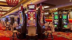 Bàn Live Casino trực tuyến five8 với dealer thật dành cho người chơi Việt Nam